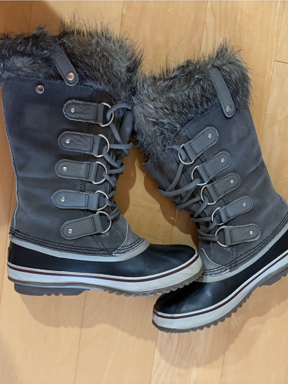 Sorel Joan of arctic grey gray boots size 8